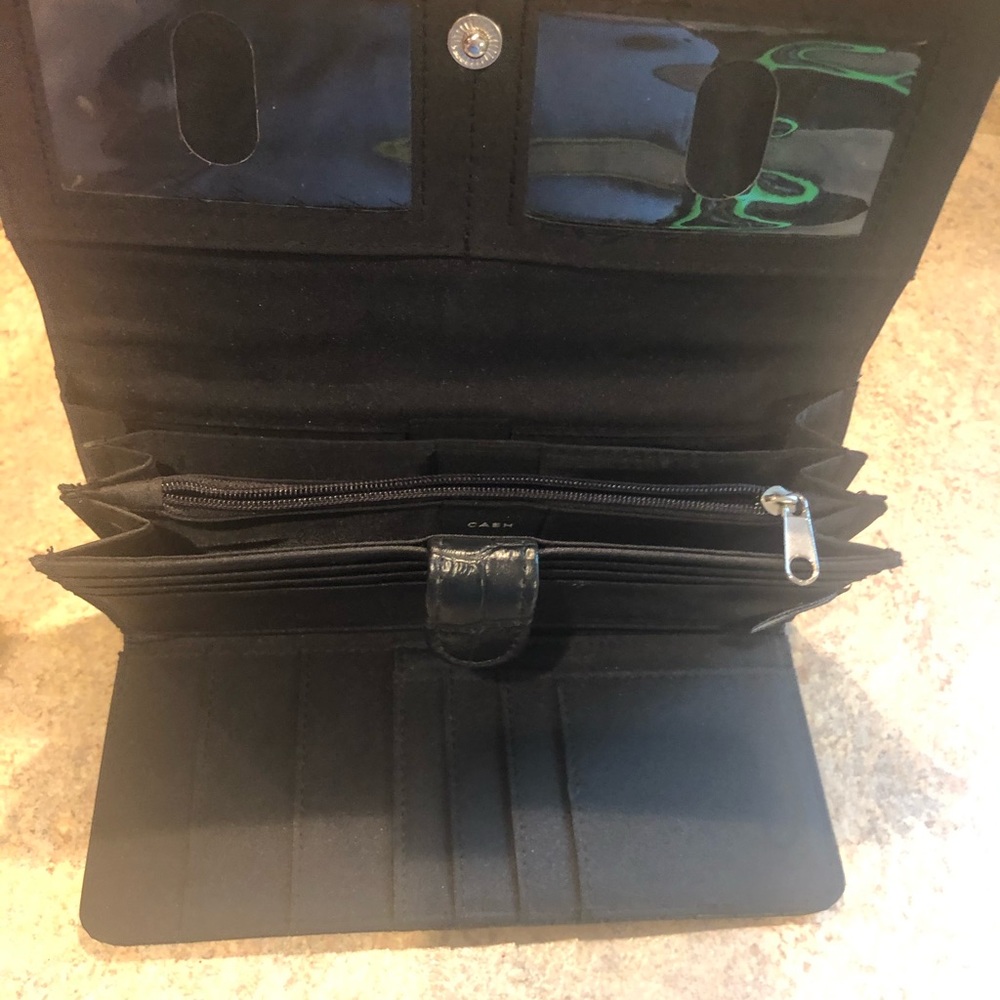 Safe Keeper RFID Wallet - Picture 5 of 6